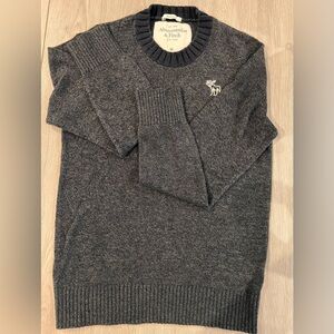 Abercrombie M sweater